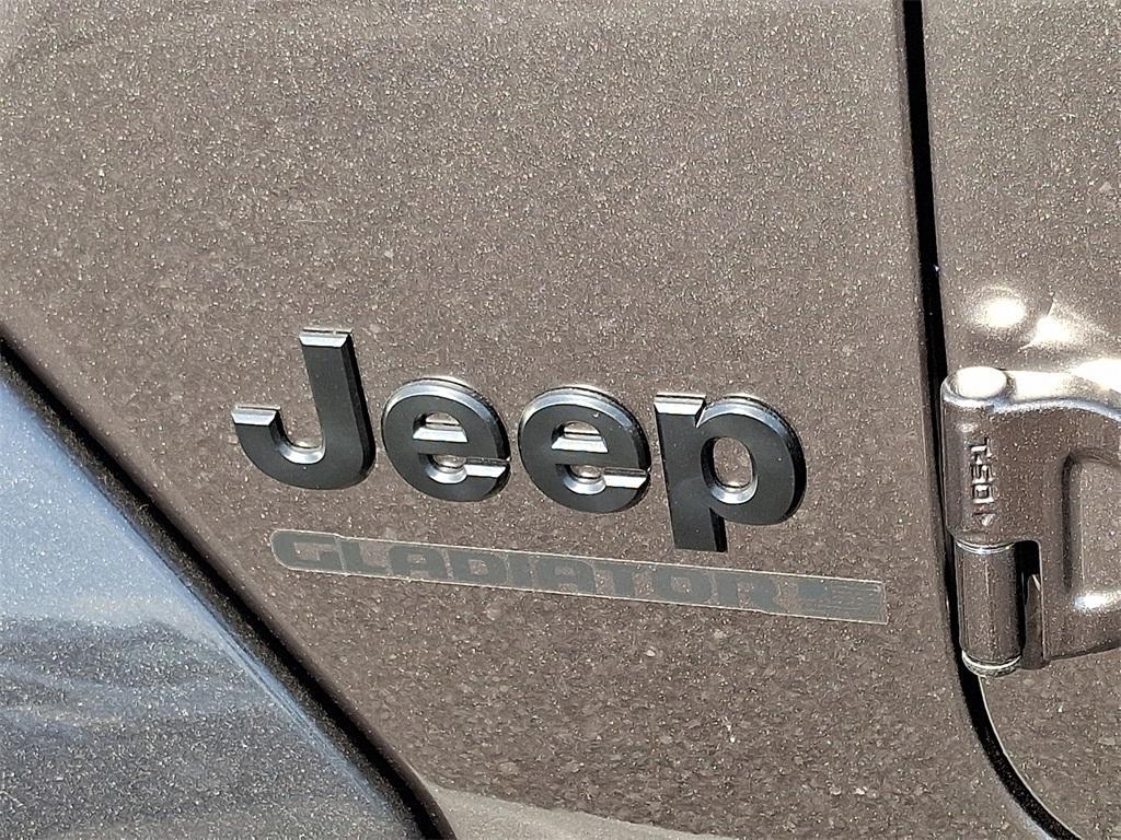 new 2025 Jeep Gladiator car, priced at $48,157