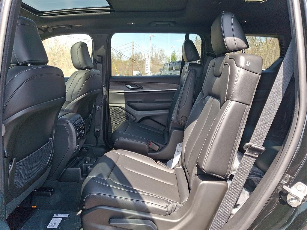 new 2025 Jeep Grand Cherokee L car, priced at $49,287