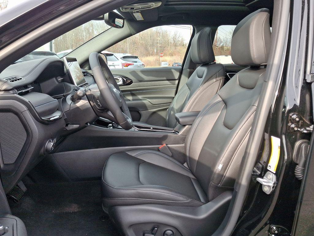 new 2025 Jeep Compass car, priced at $32,973