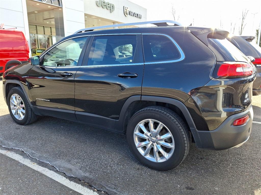 used 2016 Jeep Cherokee car, priced at $11,837