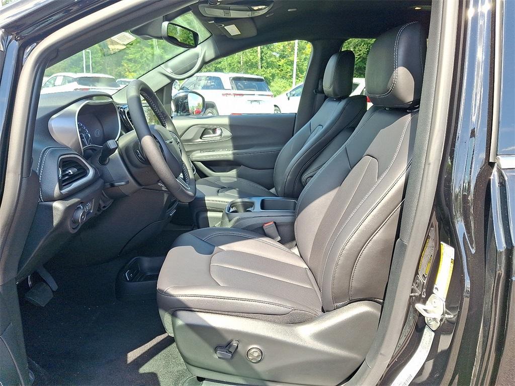 new 2026 Chrysler Pacifica car