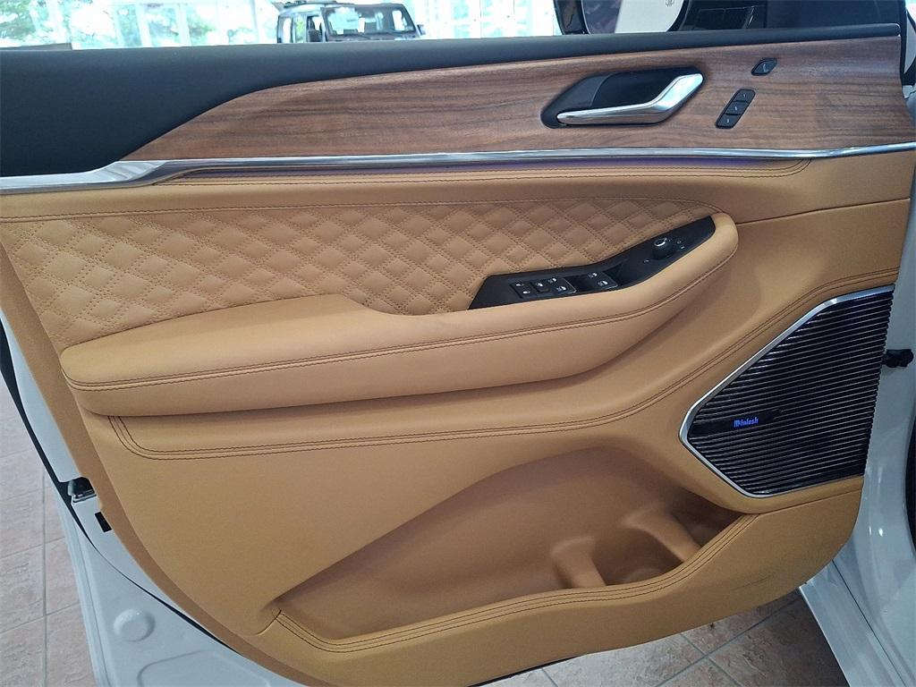 new 2025 Jeep Grand Cherokee car, priced at $67,486