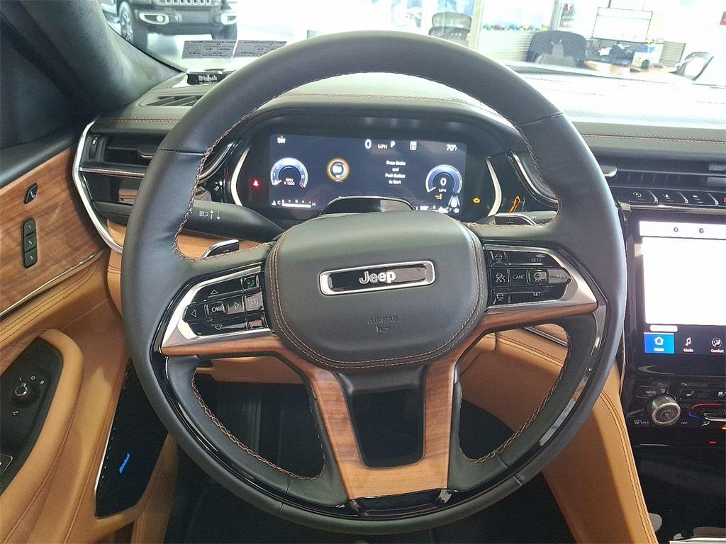 new 2025 Jeep Grand Cherokee car, priced at $67,486