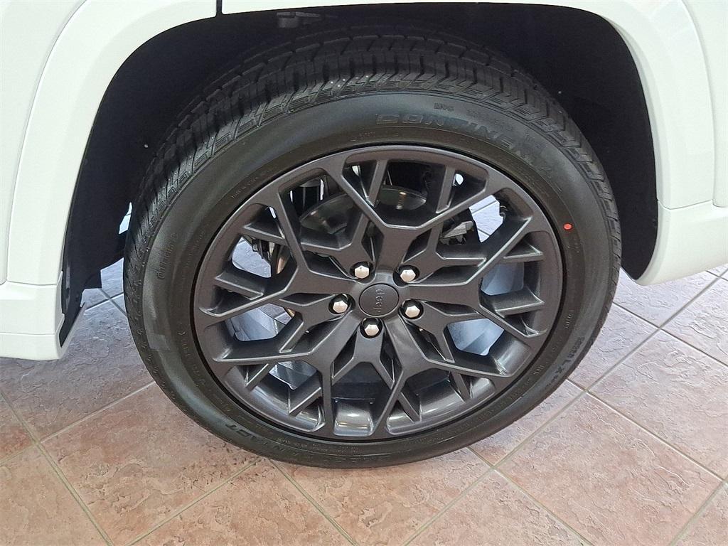 new 2025 Jeep Grand Cherokee car, priced at $67,486