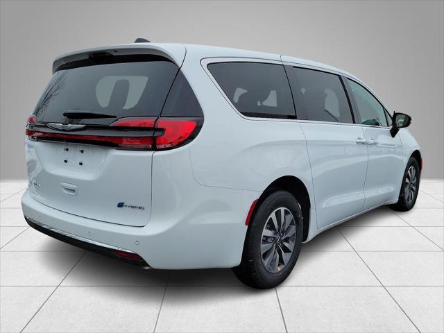 new 2024 Chrysler Pacifica Hybrid car, priced at $48,750