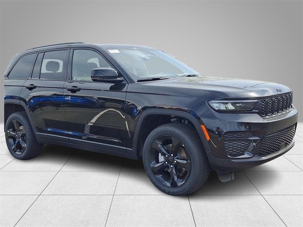 new 2025 Jeep Grand Cherokee car, priced at $45,355