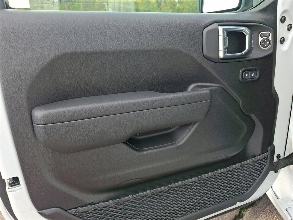 new 2025 Jeep Gladiator car, priced at $47,973