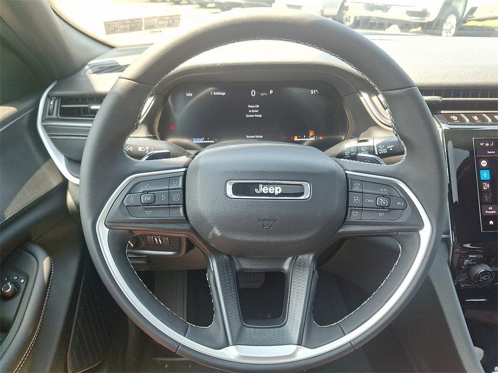 new 2025 Jeep Grand Cherokee car, priced at $44,595