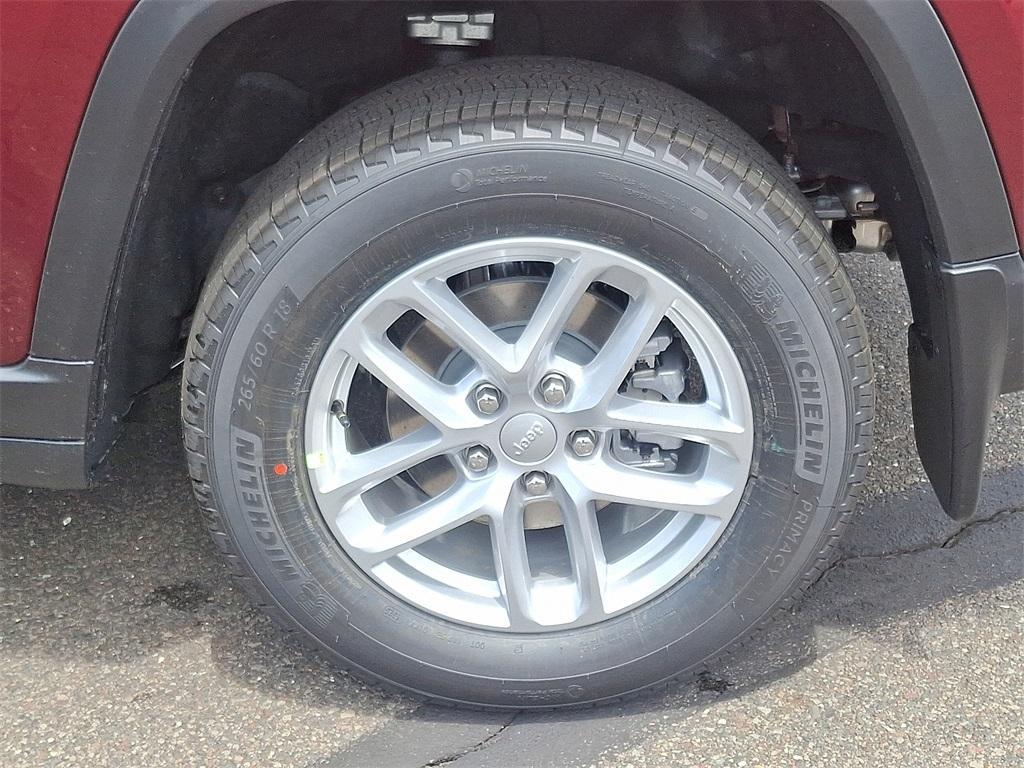 new 2025 Jeep Grand Cherokee car, priced at $44,595