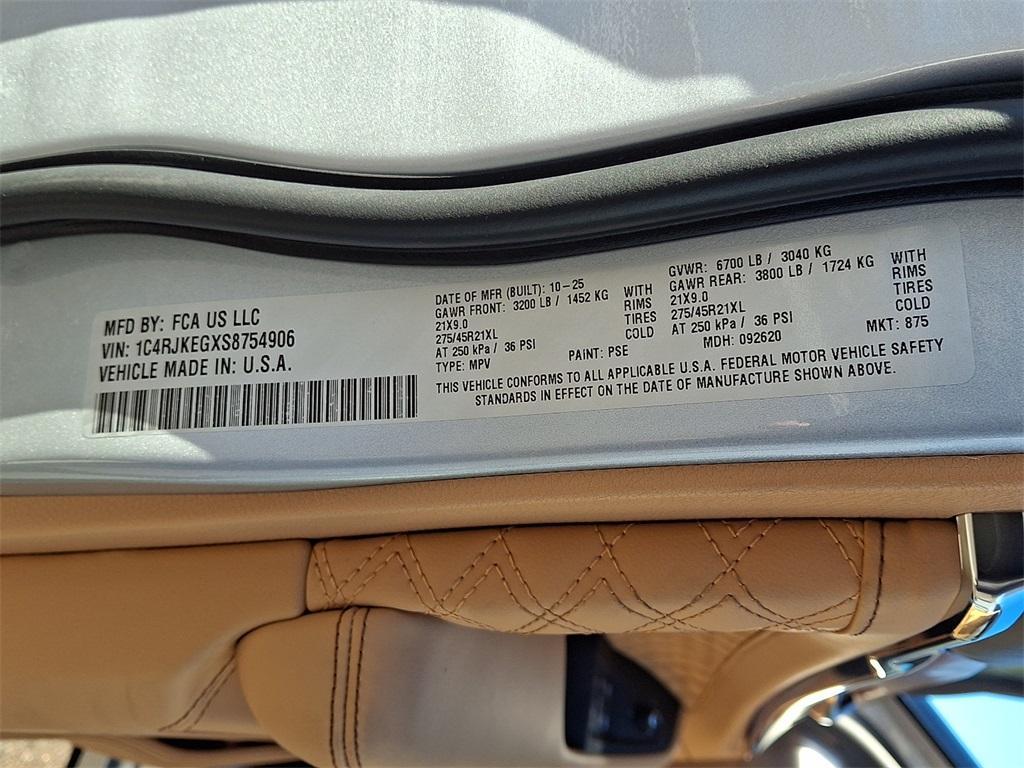 new 2025 Jeep Grand Cherokee L car, priced at $69,034