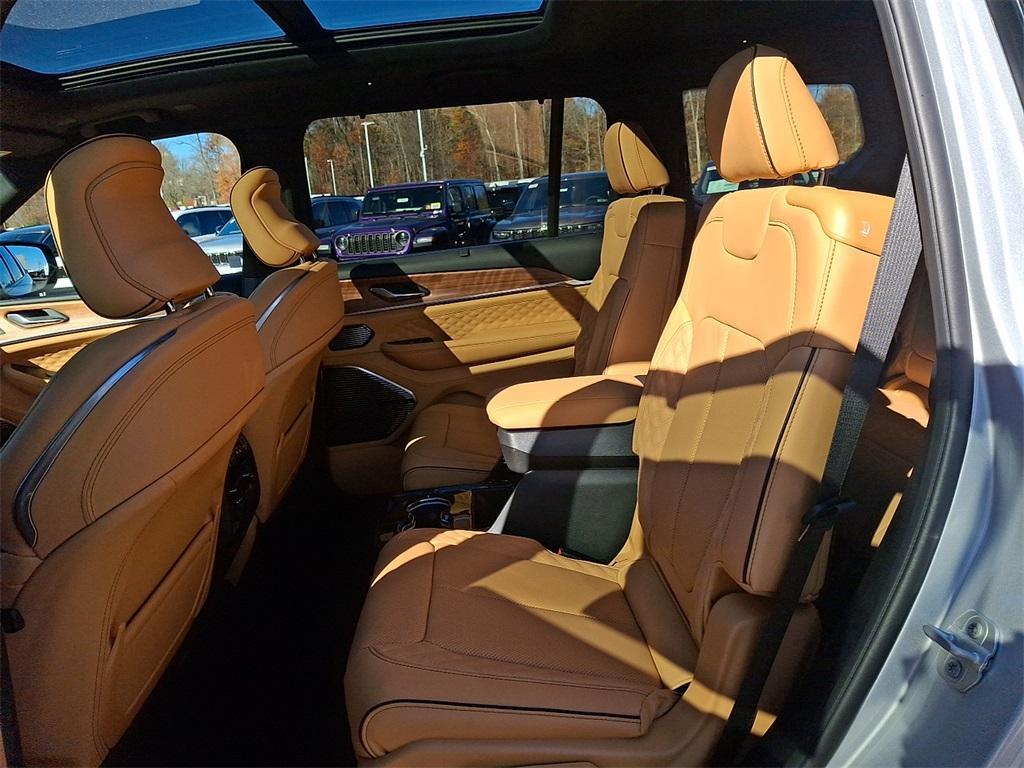 new 2025 Jeep Grand Cherokee L car, priced at $69,034