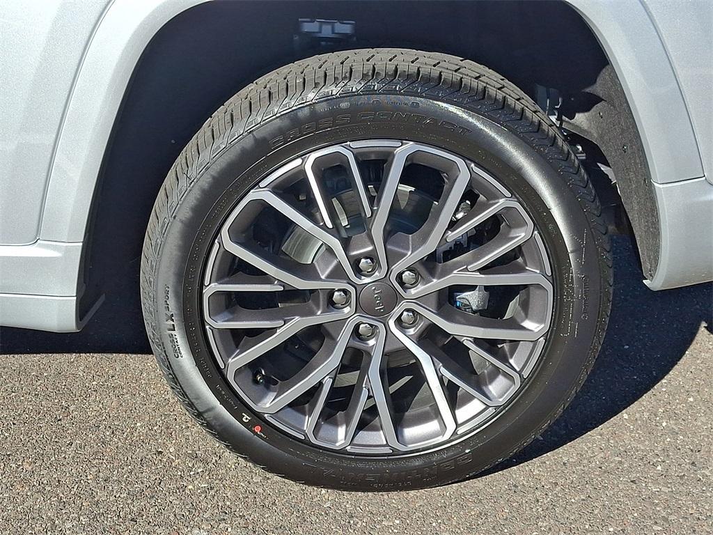 new 2025 Jeep Grand Cherokee L car, priced at $69,034