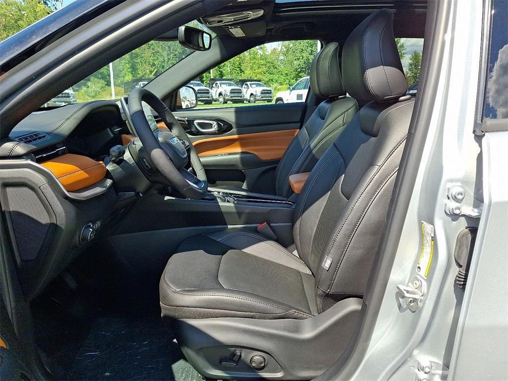 new 2025 Jeep Compass car, priced at $38,607