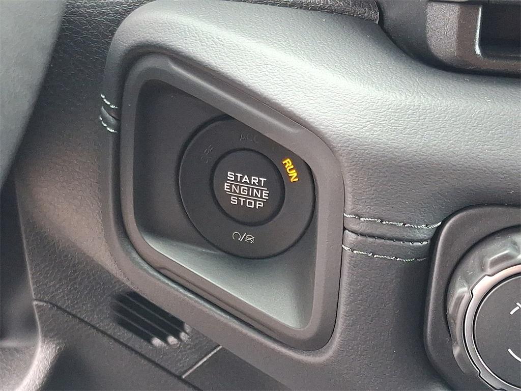new 2025 Jeep Gladiator car, priced at $49,138