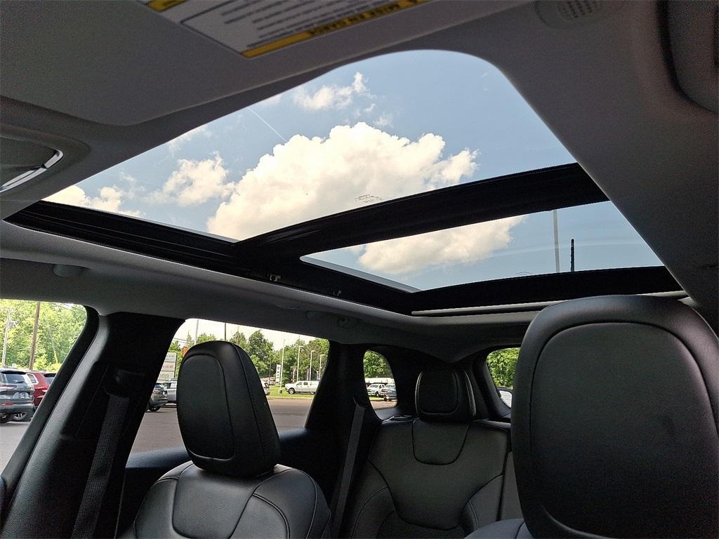 used 2021 Jeep Cherokee car, priced at $22,939