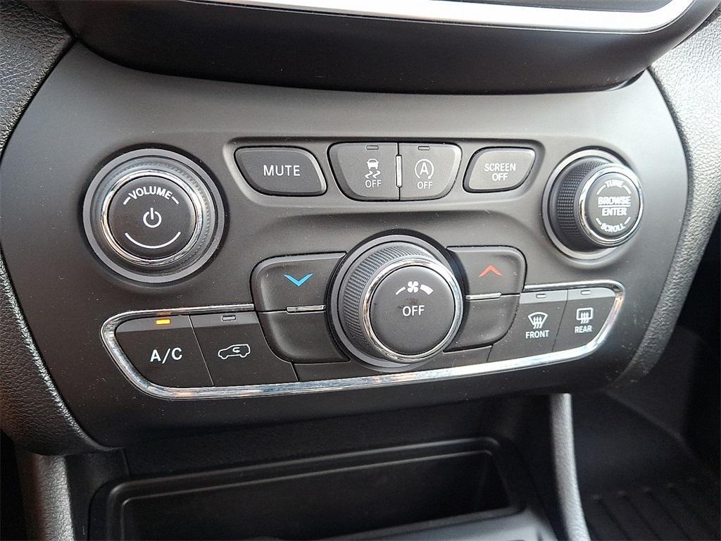 used 2021 Jeep Cherokee car, priced at $22,939