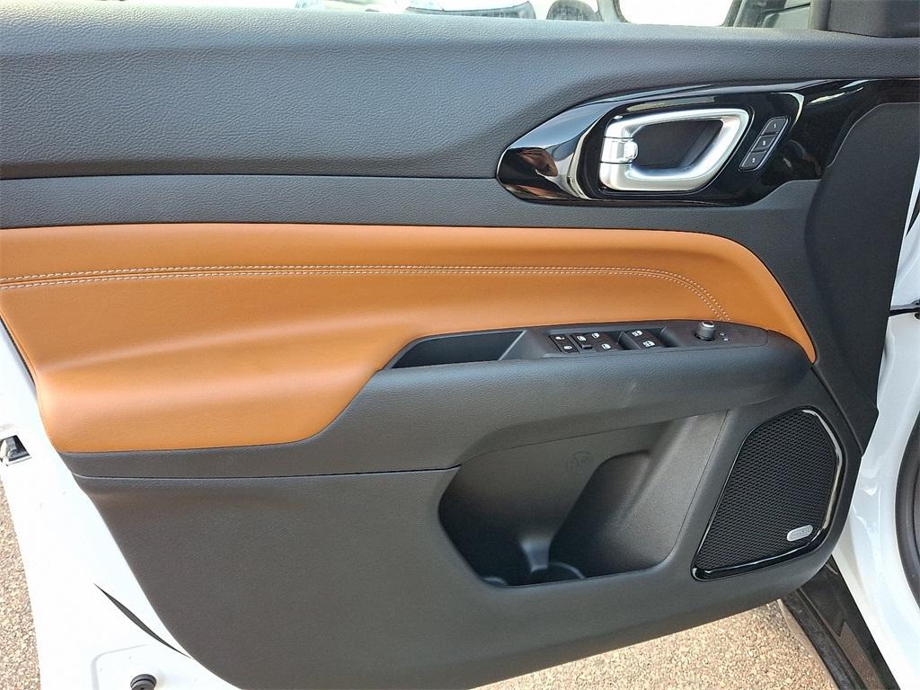 new 2025 Jeep Compass car, priced at $38,059