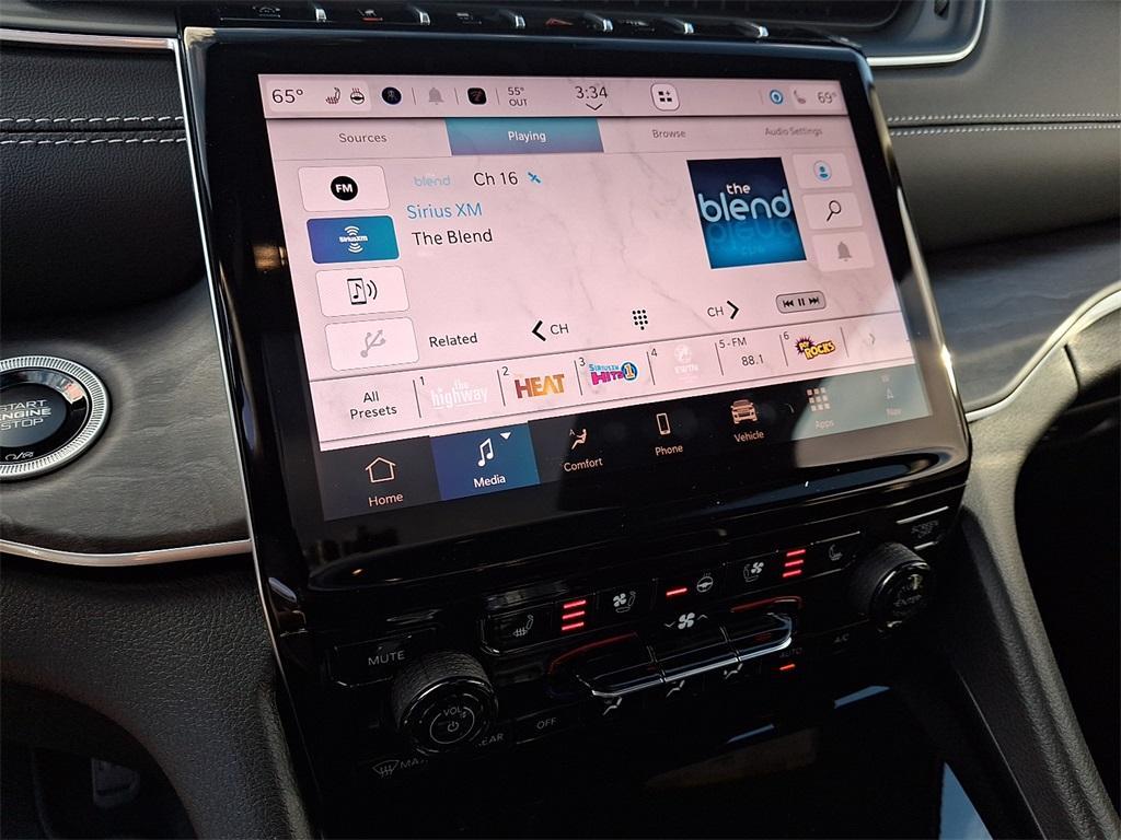 new 2025 Jeep Grand Cherokee L car, priced at $49,453