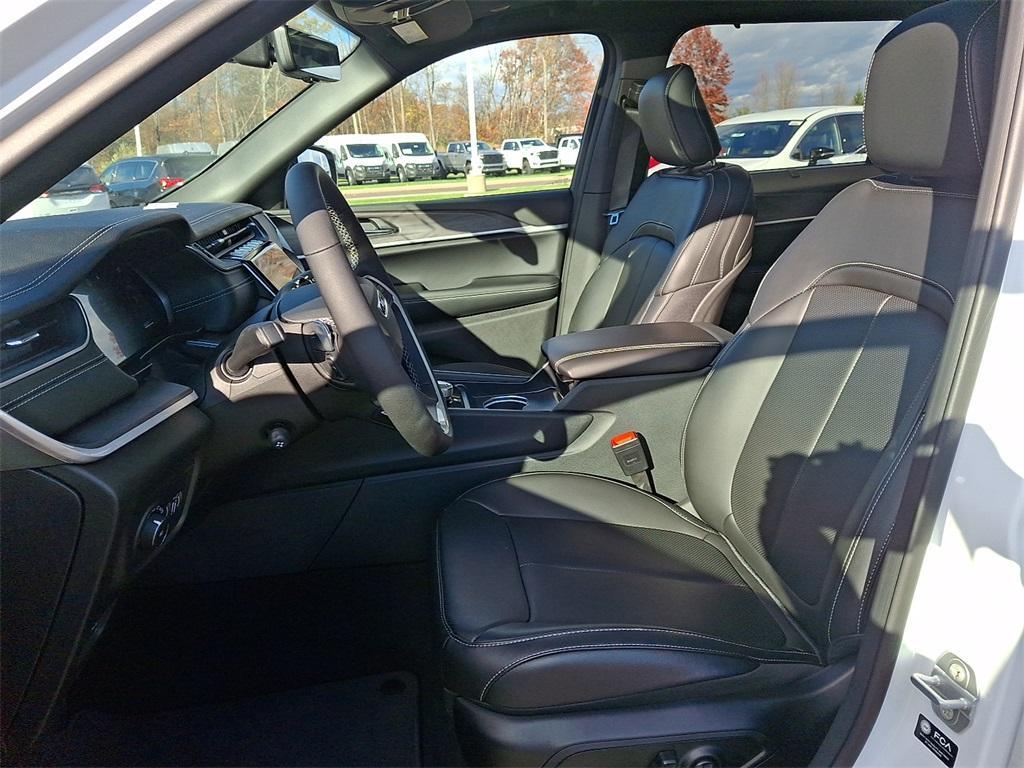 new 2025 Jeep Grand Cherokee L car, priced at $49,453