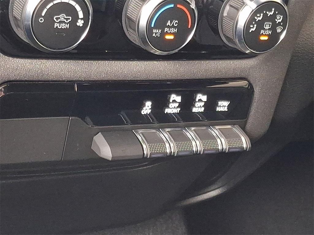 new 2025 Ram 1500 car, priced at $45,422