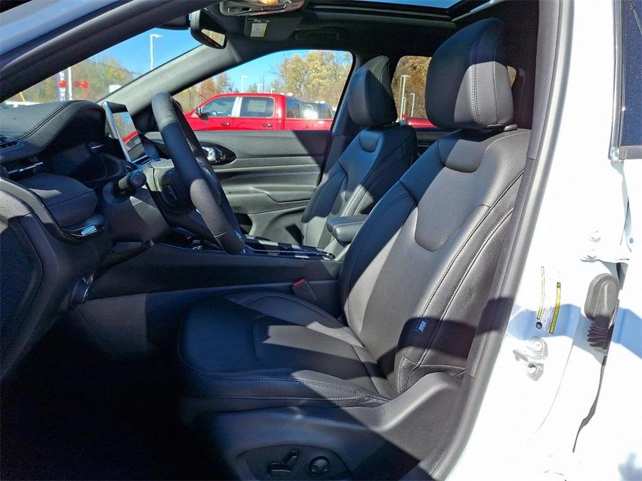 new 2025 Jeep Compass car, priced at $33,425