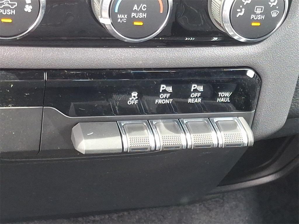 new 2025 Ram 1500 car, priced at $42,921