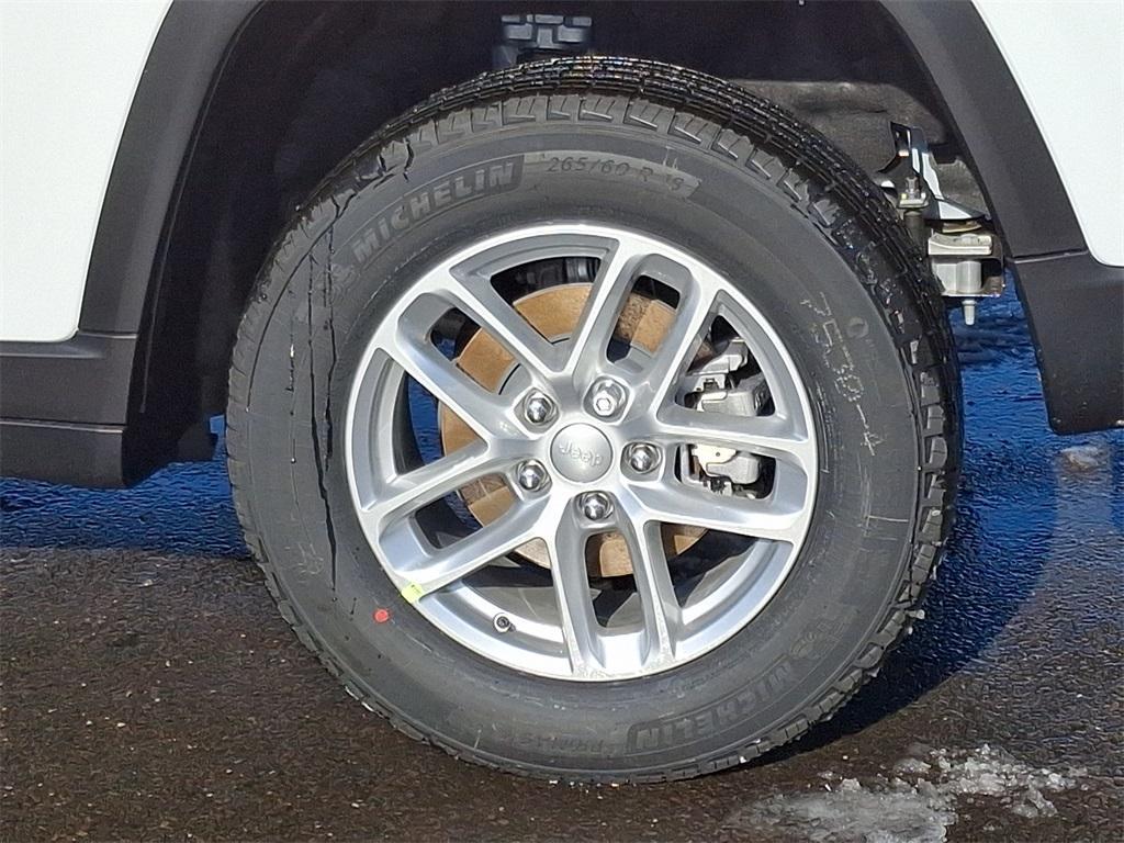 new 2025 Jeep Grand Cherokee car, priced at $39,182