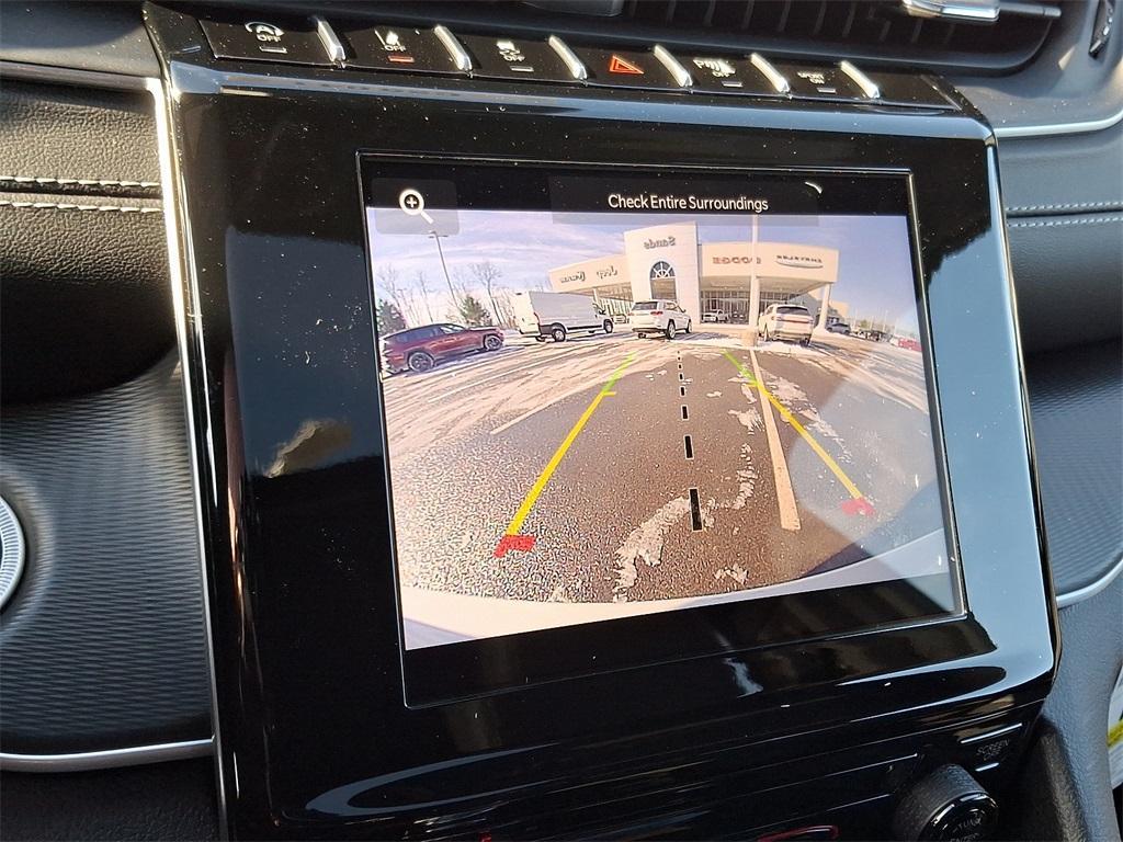new 2025 Jeep Grand Cherokee car, priced at $39,182