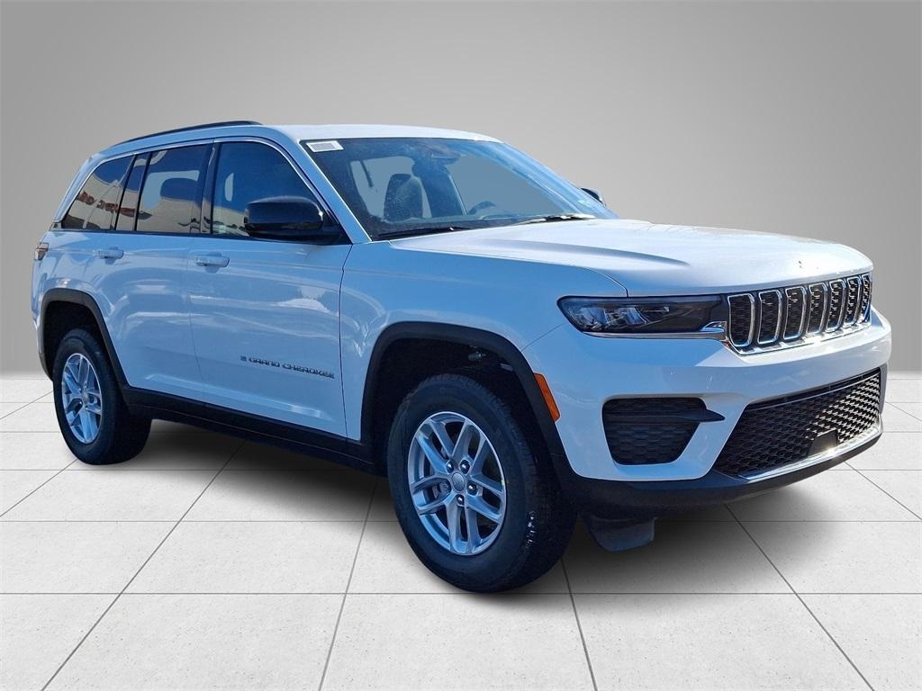 new 2025 Jeep Grand Cherokee car, priced at $39,182