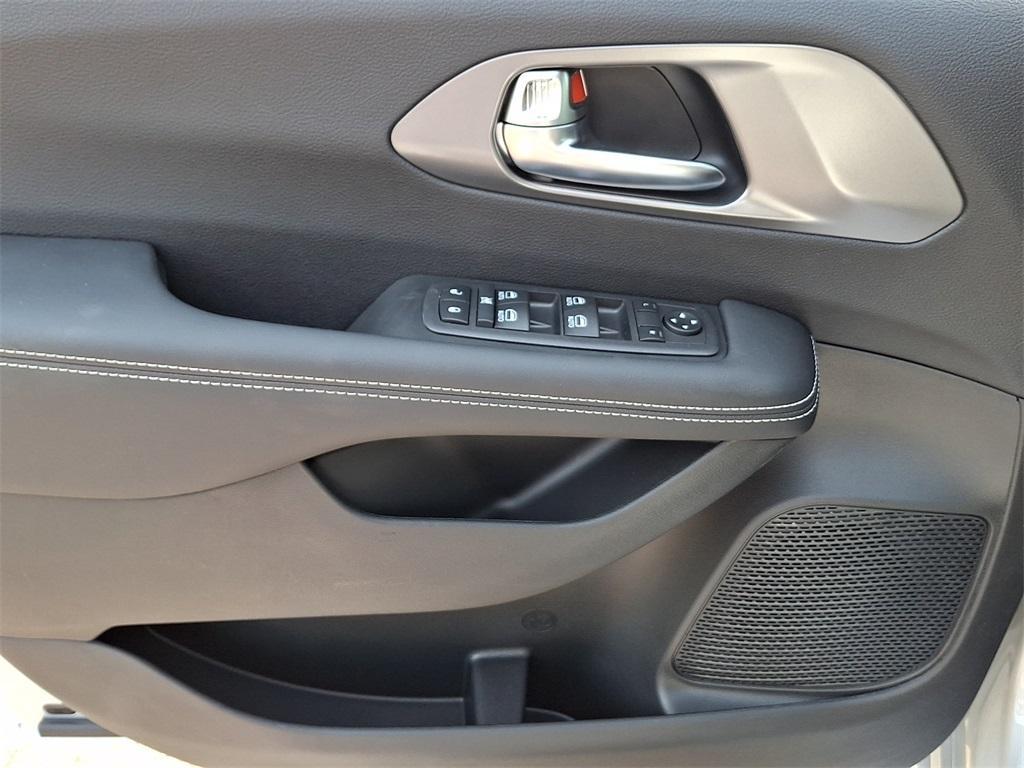 new 2026 Chrysler Voyager car