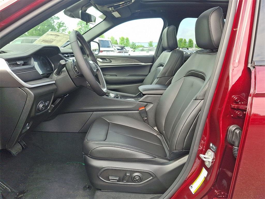 new 2025 Jeep Grand Cherokee car, priced at $48,432