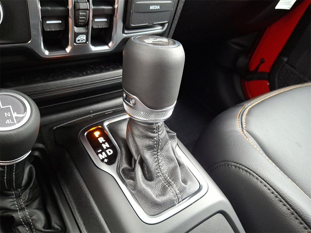 new 2025 Jeep Wrangler car, priced at $53,904