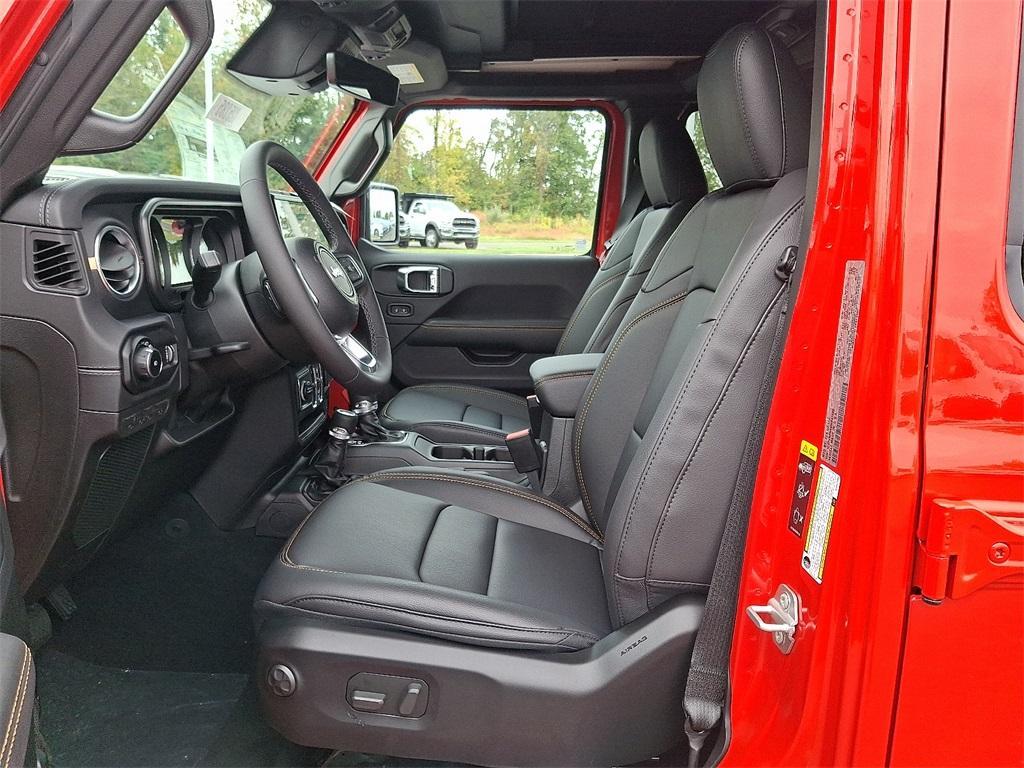 new 2025 Jeep Wrangler car, priced at $53,904