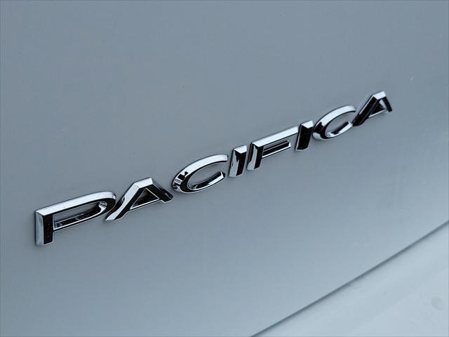 new 2024 Chrysler Pacifica Hybrid car, priced at $48,750