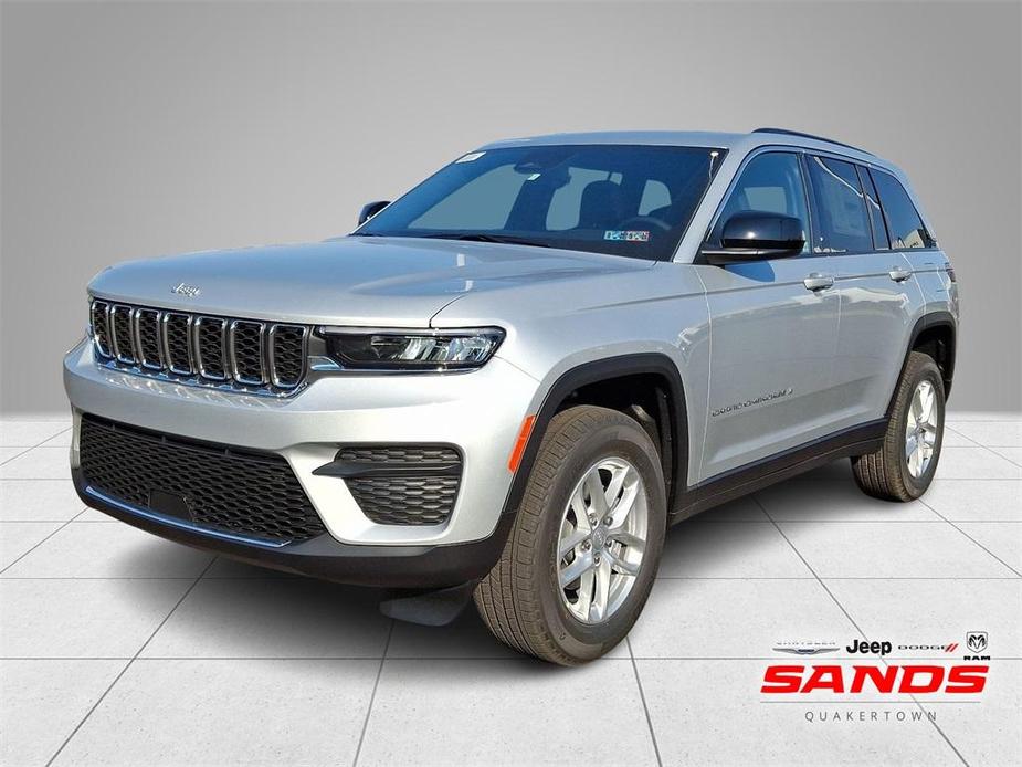 new 2025 Jeep Grand Cherokee car, priced at $42,190