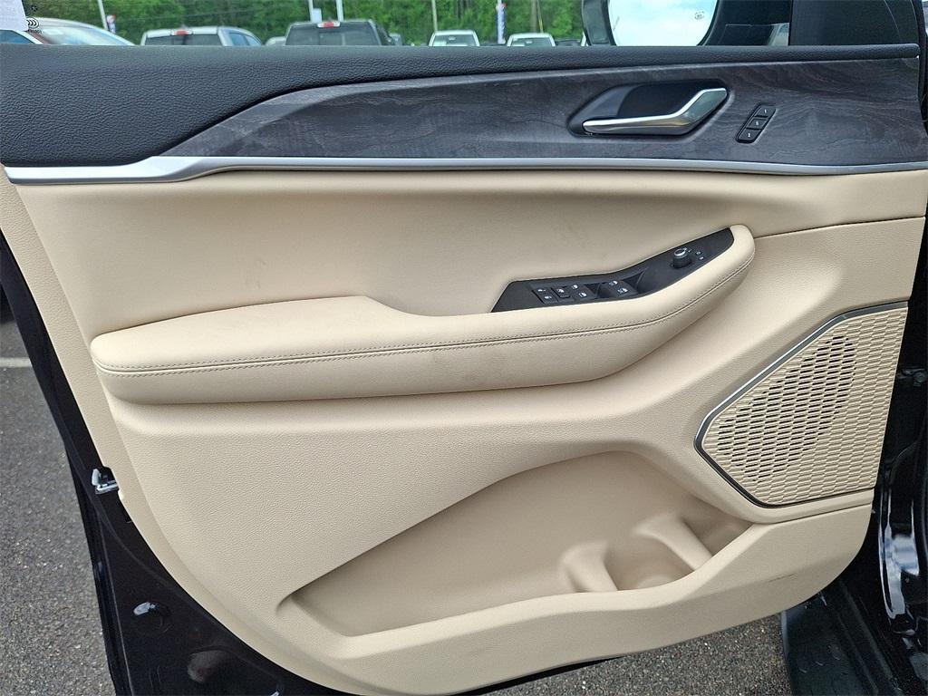 new 2025 Jeep Grand Cherokee L car, priced at $57,582