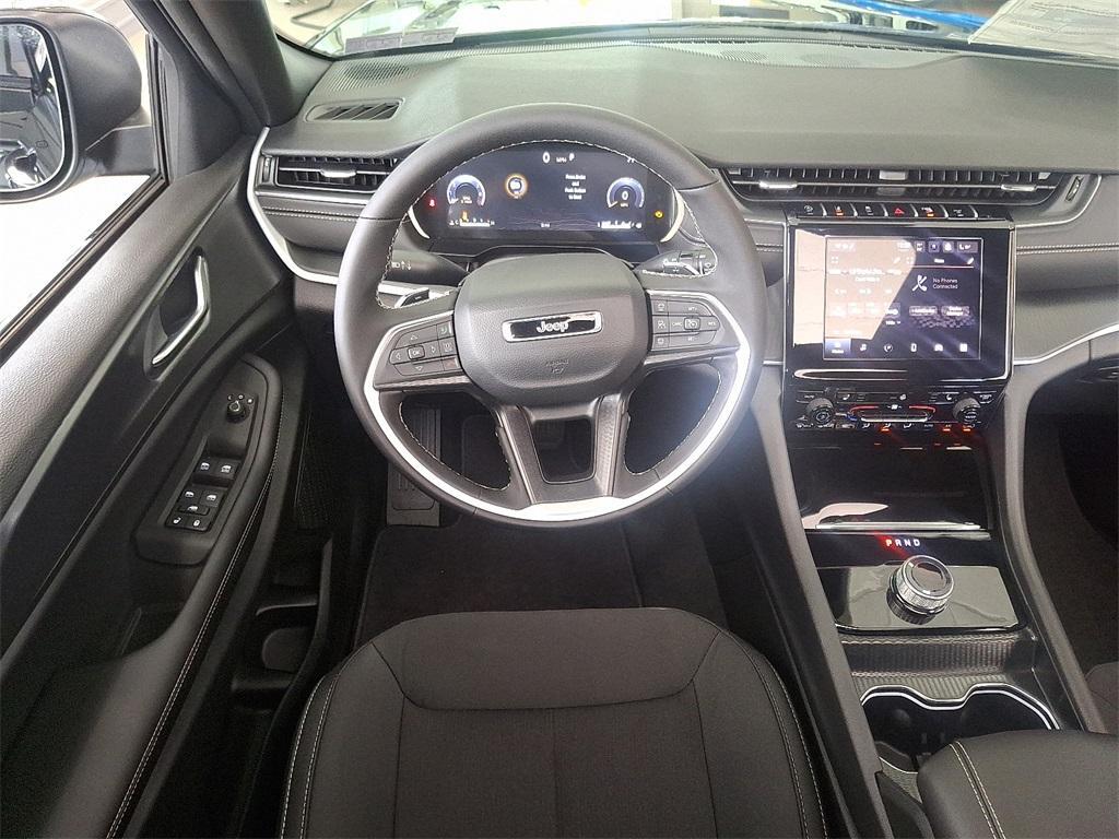 new 2025 Jeep Grand Cherokee car, priced at $41,772