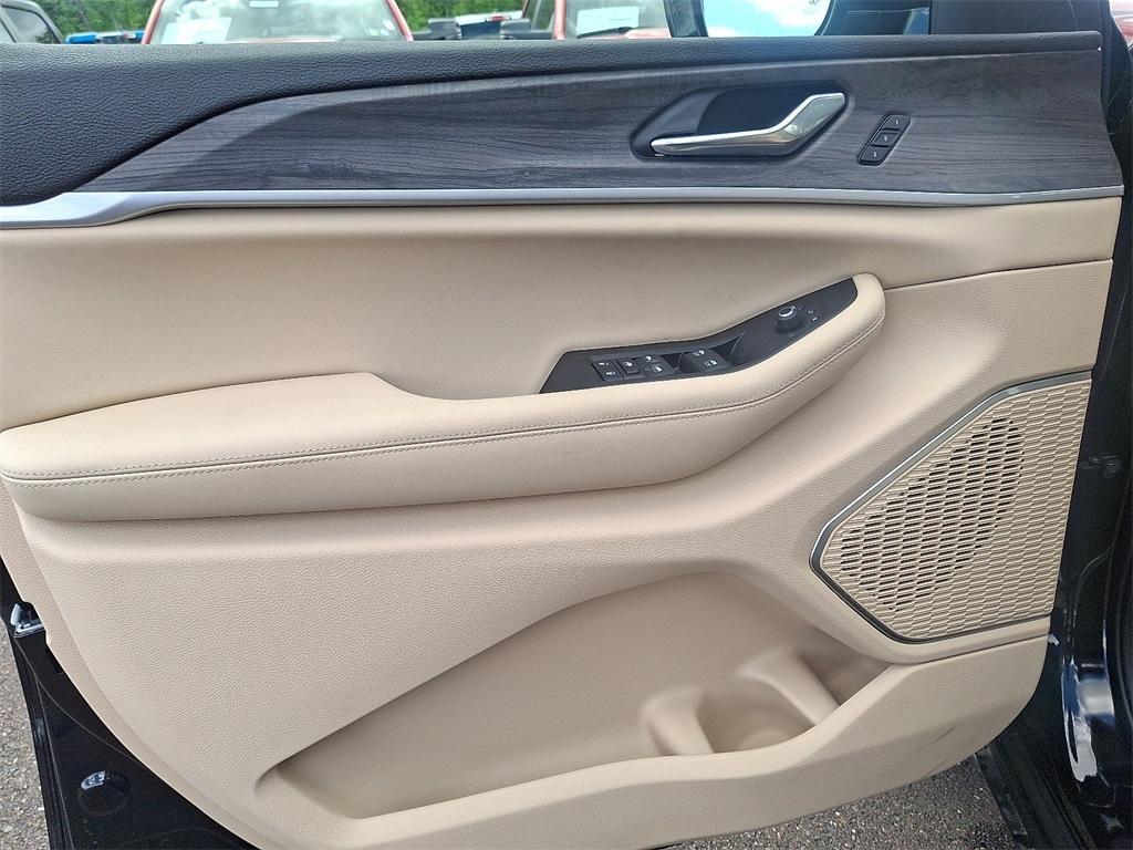 new 2025 Jeep Grand Cherokee L car, priced at $53,537