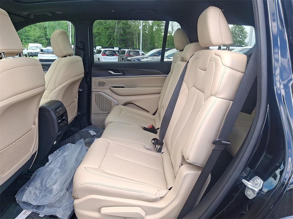 new 2025 Jeep Grand Cherokee L car, priced at $53,537