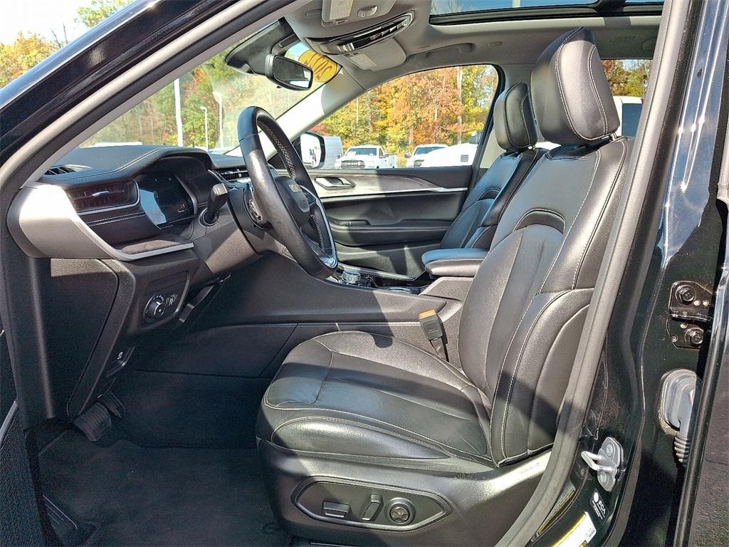 used 2022 Jeep Grand Cherokee car, priced at $30,990