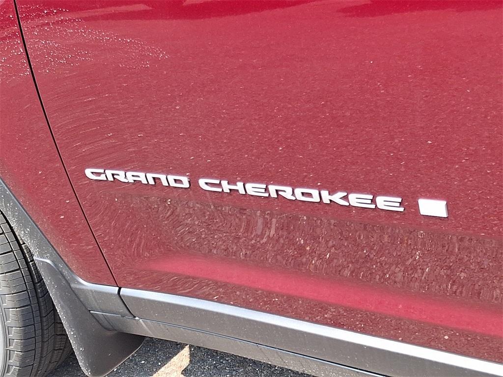 new 2025 Jeep Grand Cherokee car, priced at $47,821
