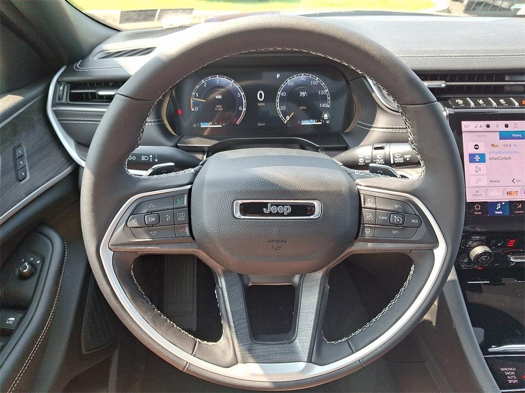 new 2025 Jeep Grand Cherokee car, priced at $47,821