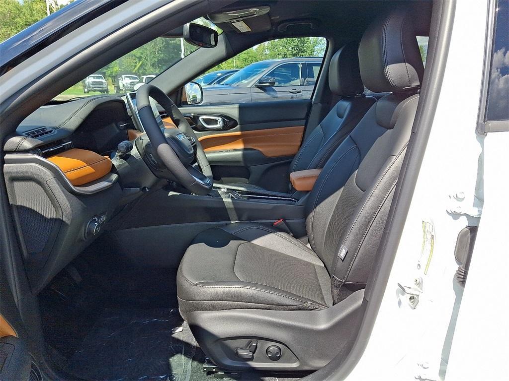 new 2025 Jeep Compass car, priced at $35,046