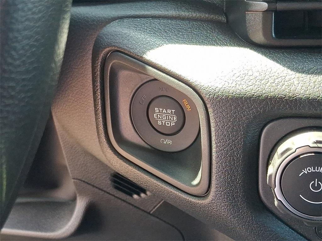 new 2025 Jeep Gladiator car, priced at $39,637