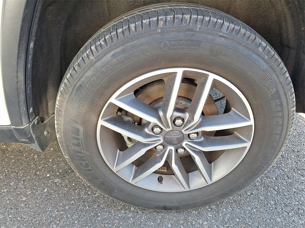 used 2022 Jeep Grand Cherokee WK car, priced at $28,999