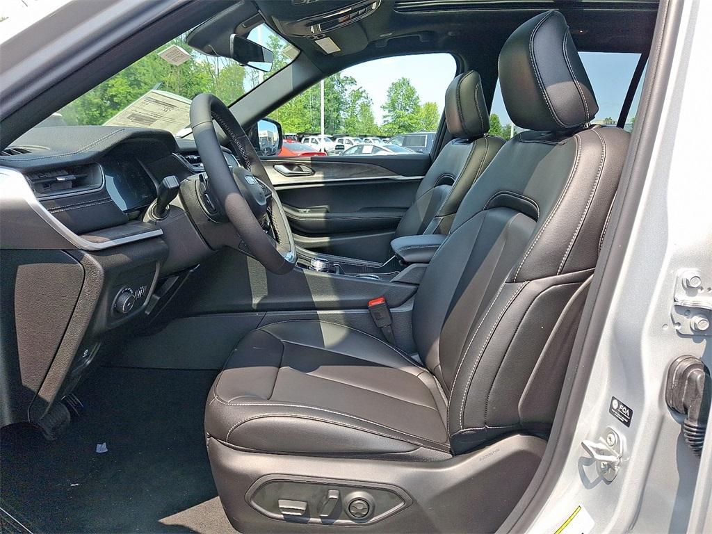 new 2025 Jeep Grand Cherokee car, priced at $49,432