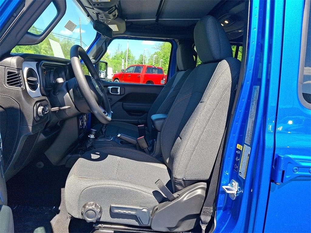 new 2025 Jeep Wrangler car, priced at $38,995