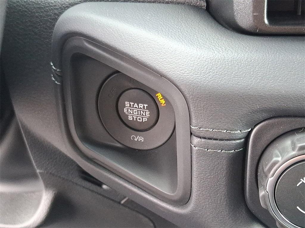new 2025 Jeep Gladiator car, priced at $56,552