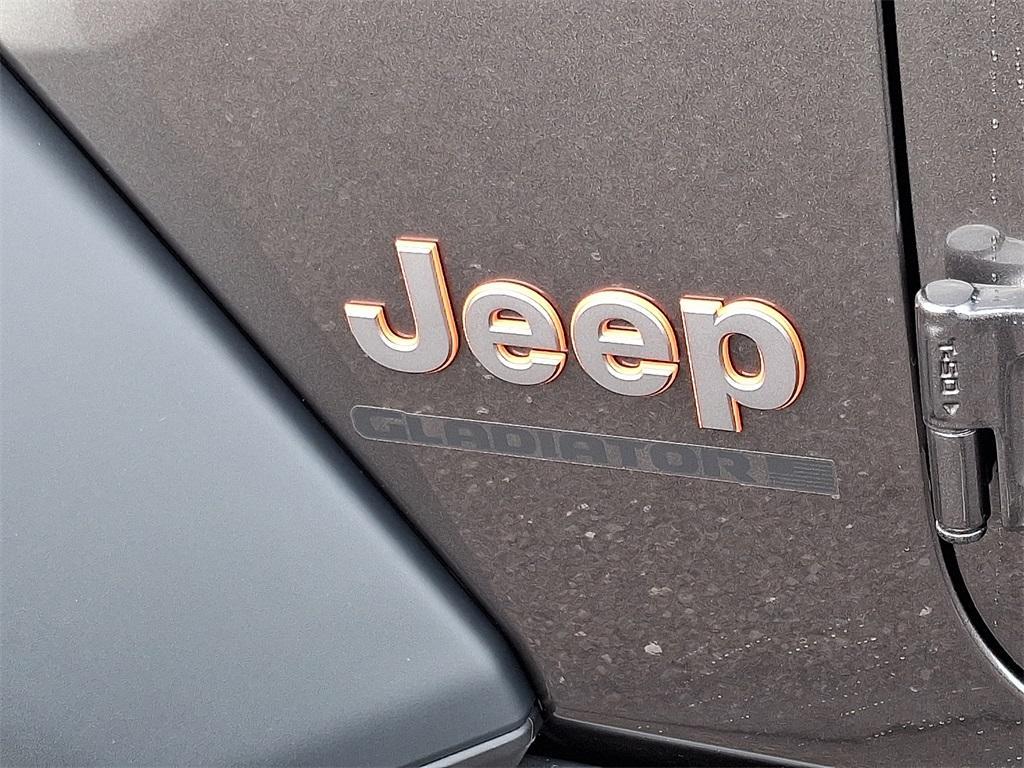 new 2025 Jeep Gladiator car, priced at $56,552
