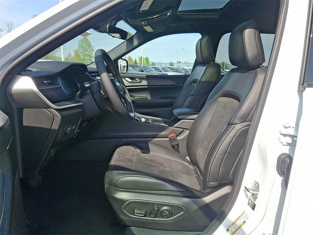 new 2025 Jeep Grand Cherokee L car, priced at $45,972